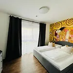 Apstay Eggenberg I Self Check-in I Parking Option 4*