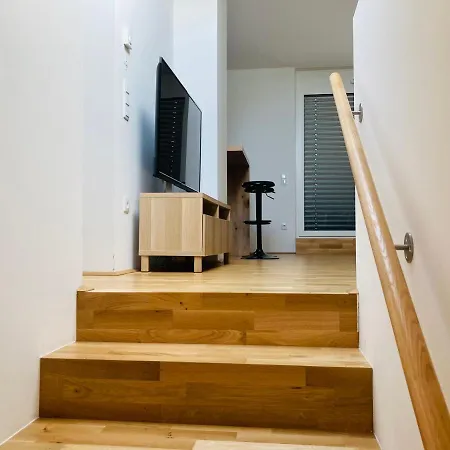 Apstay Eggenberg I Self Check-in I Parking 4* Graz